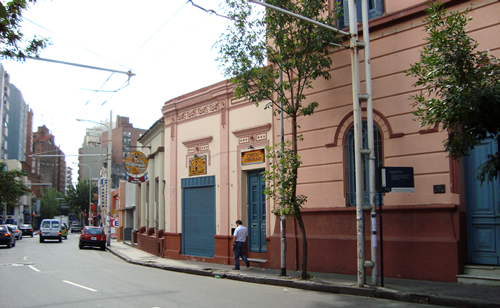 hoteles cerca de barrio güemes